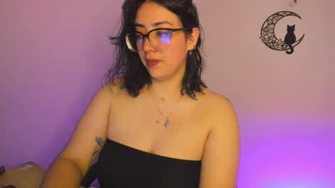 Snapshot of amaryllis_vizcaya chatting on 01/14/25, 03:43 Katt online show from 01/14/25, 03:43