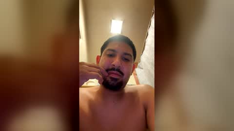 Snapshot of amature59 chatting on 06/10/26, 05:39 Jamesy online show from 06/10/26, 05:39