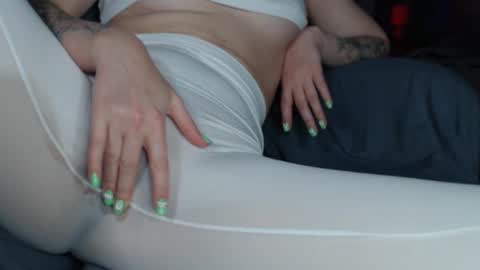 Snapshot of amayamalina chatting on 12/14/24, 01:49 Malina online show from 12/14/24, 01:49