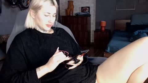 Snapshot of amayamalina chatting on 01/07/25, 08:13 Malina online show from 01/07/25, 08:13