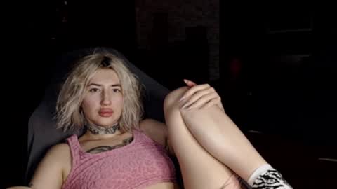 Snapshot of amayamalina chatting on 01/12/25, 02:09 Malina online show from 01/12/25, 02:09