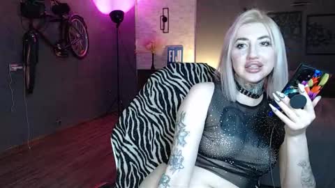 Snapshot of amayamalina chatting on 11/09/25, 06:17 Malina online show from 11/09/25, 06:17