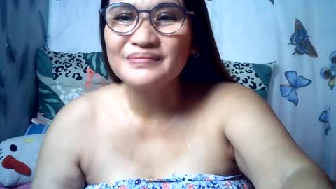 Snapshot of amazing_angel22 chatting on 07/10/26, 03:22 amazing angel online show from 07/10/26, 03:22