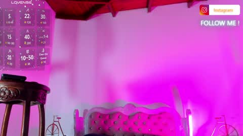 Snapshot of amazing_tifanny chatting on 04/10/26, 02:00 Tifany online show from 04/10/26, 02:00