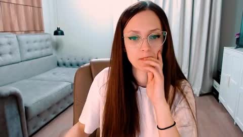 Snapshot of amazingeyes89 chatting on 01/13/25, 04:51 Izza online show from 01/13/25, 04:51