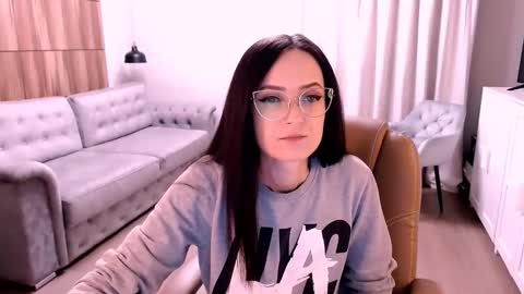 Snapshot of amazingeyes89 chatting on 09/29/25, 11:04 Izza online show from 09/29/25, 11:04