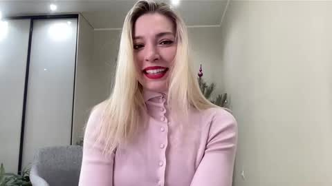 Snapshot of amazingkelly chatting on 01/04/25, 09:54 Kelly online show from 01/04/25, 09:54