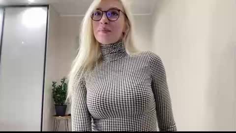 Kelly online show from 06/21/26, 04:04