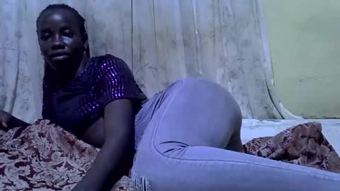 Snapshot of amazon_girl03 chatting on 10/24/25, 06:59 amazon_girl03 online show from 10/24/25, 06:59