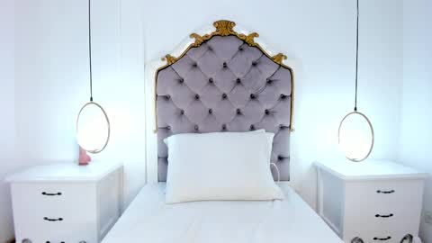 Sara online show from 02/11/25, 02:46