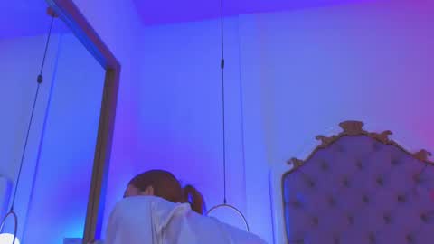 Sara online show from 10/19/25, 03:01