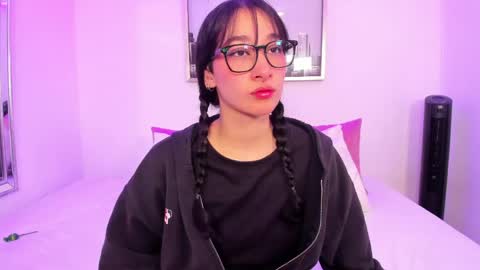 ambar_bloom online show from 03/17/26, 12:08