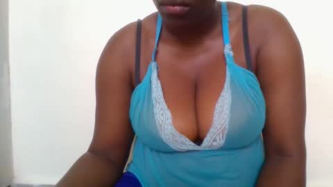 Mia online show from 11/28/25, 07:00