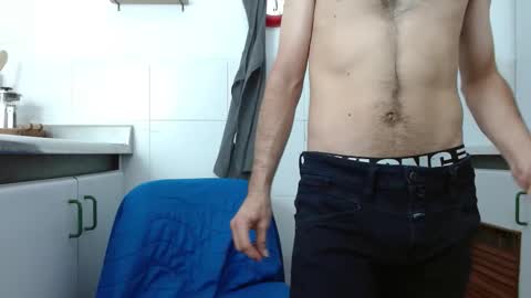 Snapshot of ambar_mds chatting on 09/28/25, 02:11 Sebas online show from 09/28/25, 02:11