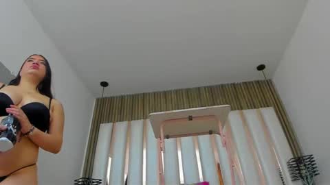 AmbarGills online show from 11/11/25, 02:06