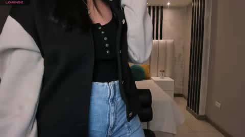 Ambar  online show from 11/12/25, 11:54