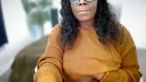 Snapshot of ambarose88 chatting on 10/31/25, 04:41 Amoya online show from 10/31/25, 04:41