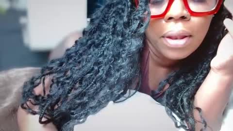 Snapshot of ambarose88 chatting on 05/19/26, 05:14 Amoya online show from 05/19/26, 05:14