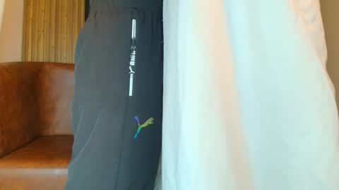 Snapshot of ambarraj chatting on 09/29/25, 12:21 ambarraj online show from 09/29/25, 12:21