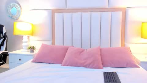 AmbarSantany  online show from 11/22/25, 09:58