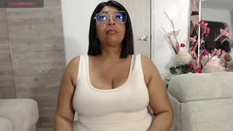 Snapshot of ambarsofhia chatting on 04/17/26, 08:45 Amber Sofhia online show from 04/17/26, 08:45
