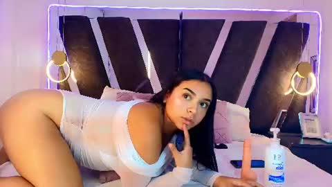 Snapshot of amber__jhonson_ chatting on 06/19/26, 09:40 Amber online show from 06/19/26, 09:40