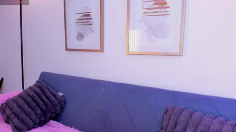 Snapshot of amber_blunt_ chatting on 10/13/25, 09:20 Amber online show from 10/13/25, 09:20