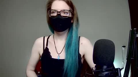 Snapshot of amber_candyfloss chatting on 01/01/25, 12:21 Amber non-nude model online show from 01/01/25, 12:21