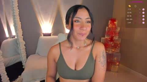 amber_curly online show from 12/17/24, 10:11