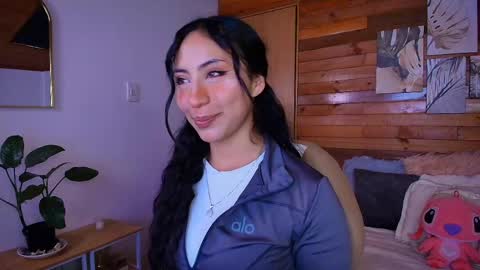 amber_curly online show from 04/28/26, 07:08