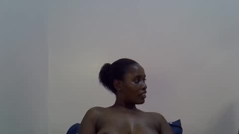 amber_cutie2 online show from 10/03/25, 10:18