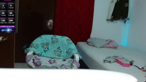 Snapshot of amber_kholin chatting on 04/05/26, 03:04 scarlett online show from 04/05/26, 03:04