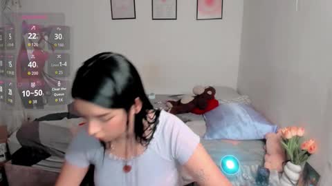 Snapshot of amber_landy1 chatting on 12/21/25, 10:17 amber online show from 12/21/25, 10:17