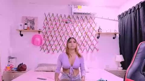 Snapshot of amber_love04 chatting on 03/10/26, 08:36 amber_love04 online show from 03/10/26, 08:36