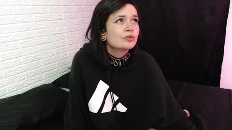 Snapshot of amber_rouss chatting on 01/10/25, 09:13 ROUSS online show from 01/10/25, 09:13