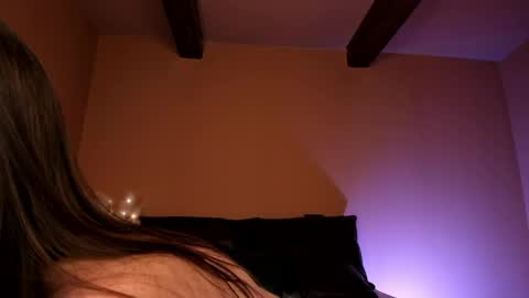 amber_tender_ online show from 04/30/26, 08:57