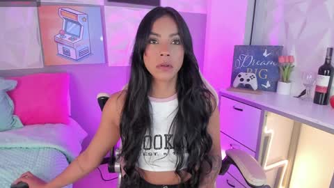 Snapshot of amber_villalobos chatting on 04/03/26, 04:43 Tell me Amber online show from 04/03/26, 04:43