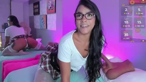 Snapshot of amber_villalobos chatting on 04/25/26, 03:53 Tell me Amber online show from 04/25/26, 03:53