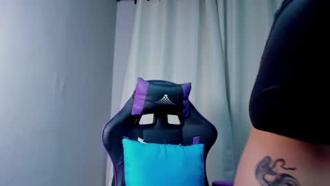 Amber Baker  online show from 03/05/25, 05:18
