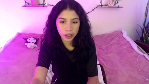 Snapshot of amberjeong chatting on 12/13/24, 03:05 Amber Jeong online show from 12/13/24, 03:05