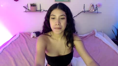 Snapshot of amberjeong chatting on 12/15/24, 02:19 Amber Jeong online show from 12/15/24, 02:19