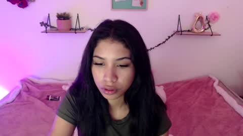 Snapshot of amberjeong chatting on 12/24/24, 12:44 Amber Jeong online show from 12/24/24, 12:44