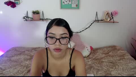 Snapshot of amberjeong chatting on 01/04/25, 01:52 Amber Jeong online show from 01/04/25, 01:52