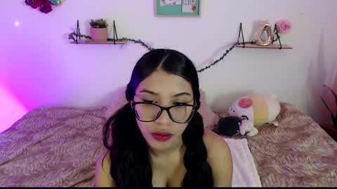 Snapshot of amberjeong chatting on 01/05/25, 10:40 Amber Jeong online show from 01/05/25, 10:40