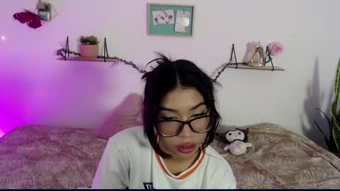 Snapshot of amberjeong chatting on 01/09/25, 02:11 Amber Jeong online show from 01/09/25, 02:11