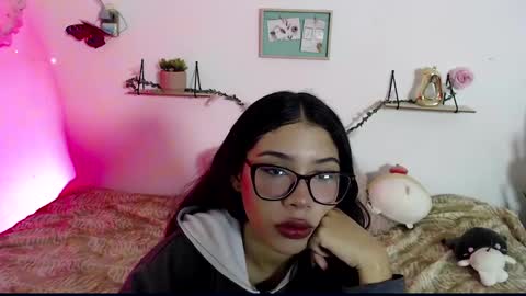 Snapshot of amberjeong chatting on 01/12/25, 10:01 Amber Jeong online show from 01/12/25, 10:01