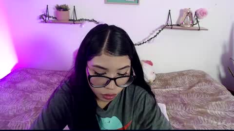 Snapshot of amberjeong chatting on 01/14/25, 02:50 Amber Jeong online show from 01/14/25, 02:50