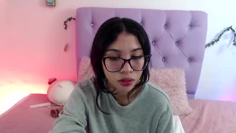 Snapshot of amberjeong chatting on 01/25/25, 12:27 Amber Jeong online show from 01/25/25, 12:27