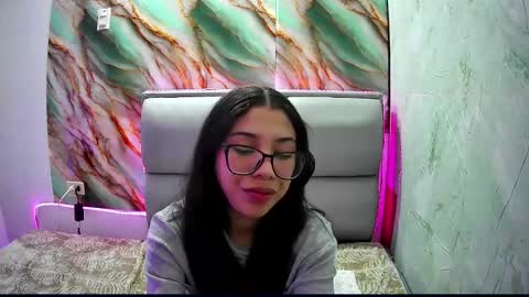 Snapshot of amberjeong chatting on 01/29/25, 11:04 Amber Jeong online show from 01/29/25, 11:04