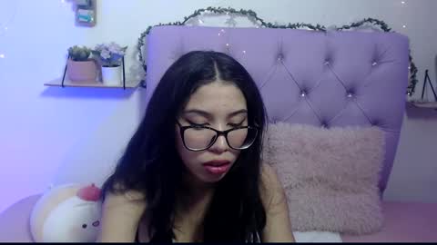 Snapshot of amberjeong chatting on 02/05/25, 10:12 Amber Jeong online show from 02/05/25, 10:12